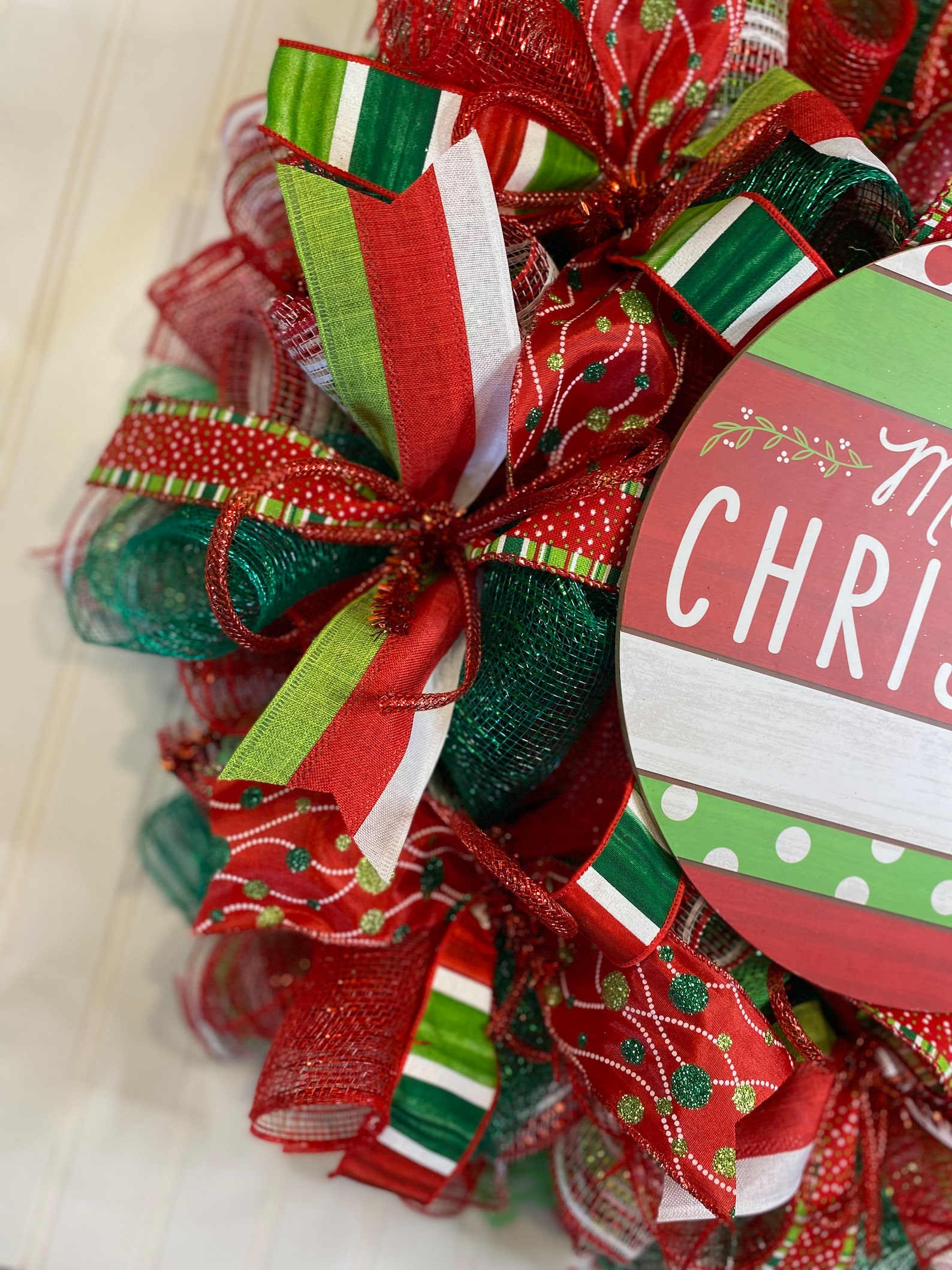 Red and Green Christmas Wreath, Deco Mesh Ribbon Wreath - Etsy