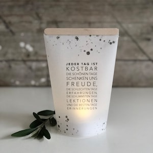 Download PDF "Every Day is Precious" to make a light bag with parchment paper