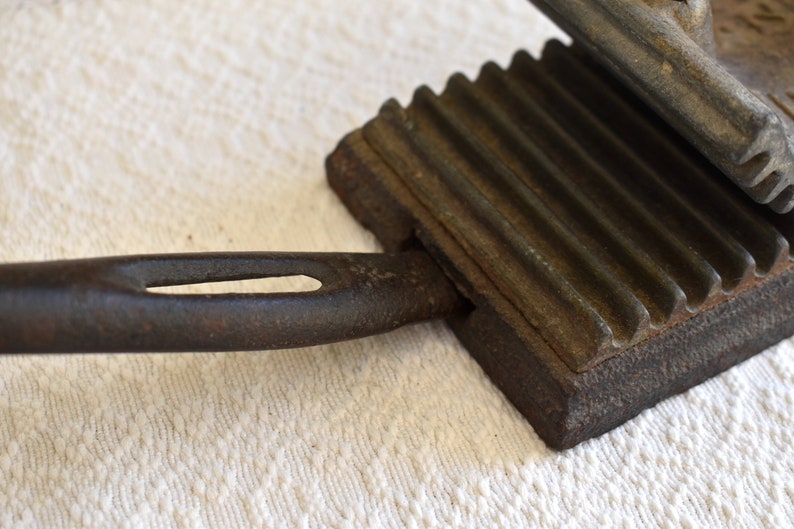 Antique Geneva Hand Fluter Iron With Pleated Base and Handle Etsy