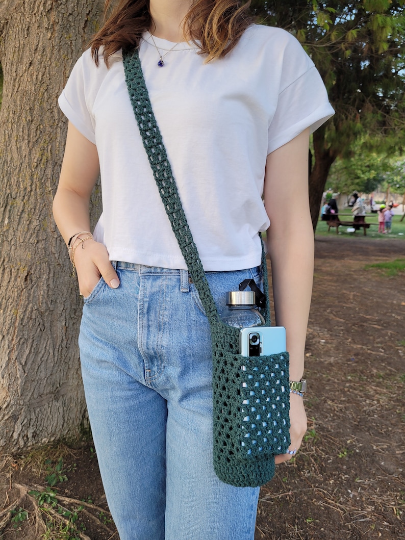 green Cell phone carrier Crochet Water Bottle Holder | Cell Phone Holder | Water Bottle Carrier | Crossbody Bag | Water Bottle Bag | Gifts for Her, blue color bag