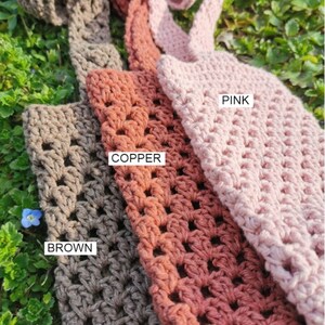 Crochet Water Bottle Holder, Cell Phone Holder, Water Bottle Carrier, Crossbody Bag, Water Bottle Bag, Gifts for Her, pink crochet bag, water bottle sling,