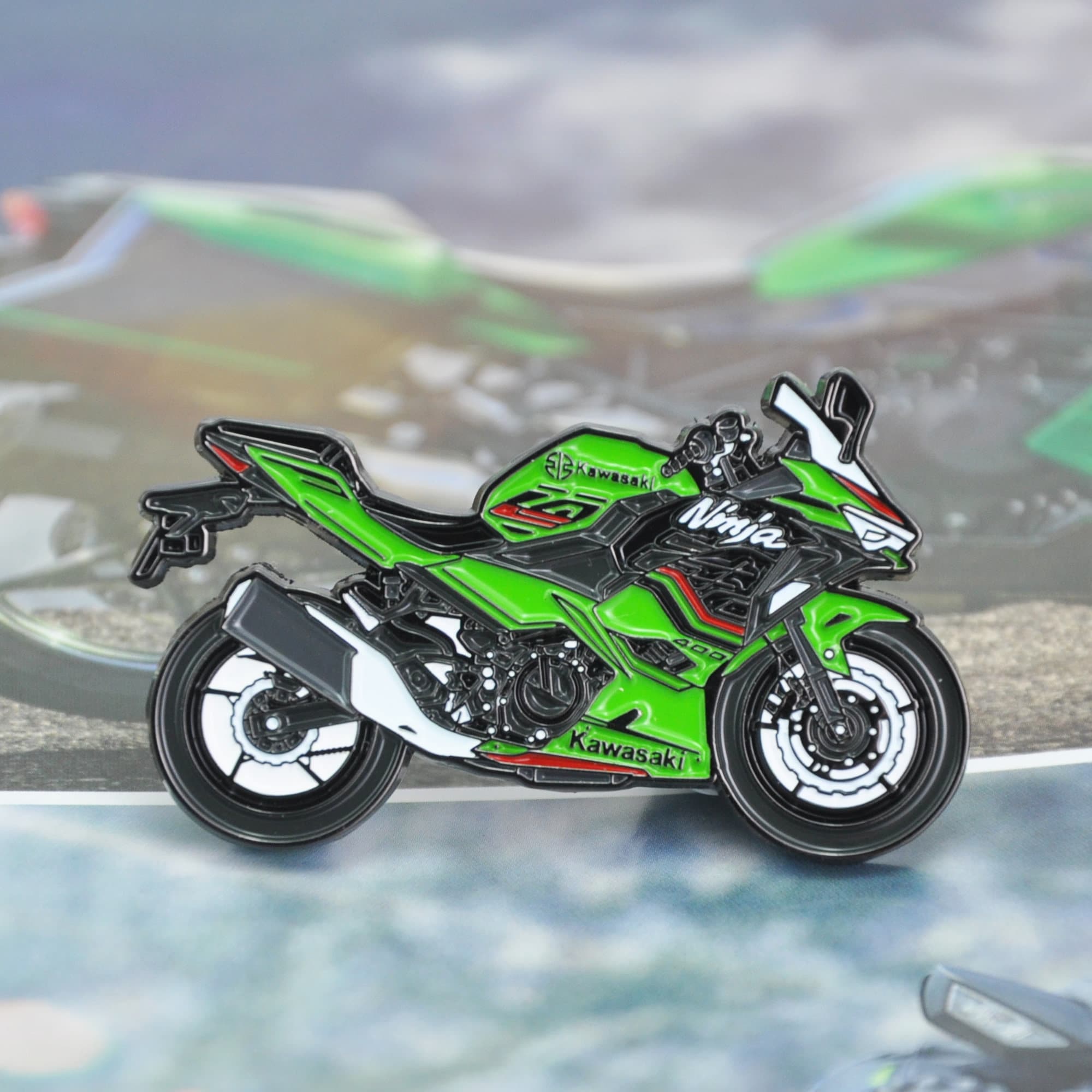 Autocollant vert décoratif flanc de carénage Ninja 650 KRT (2021) | Moto  Shop 35