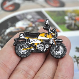 Honda Monkey 125 Enamel Pin: Retro Mini Trail Bike Badge