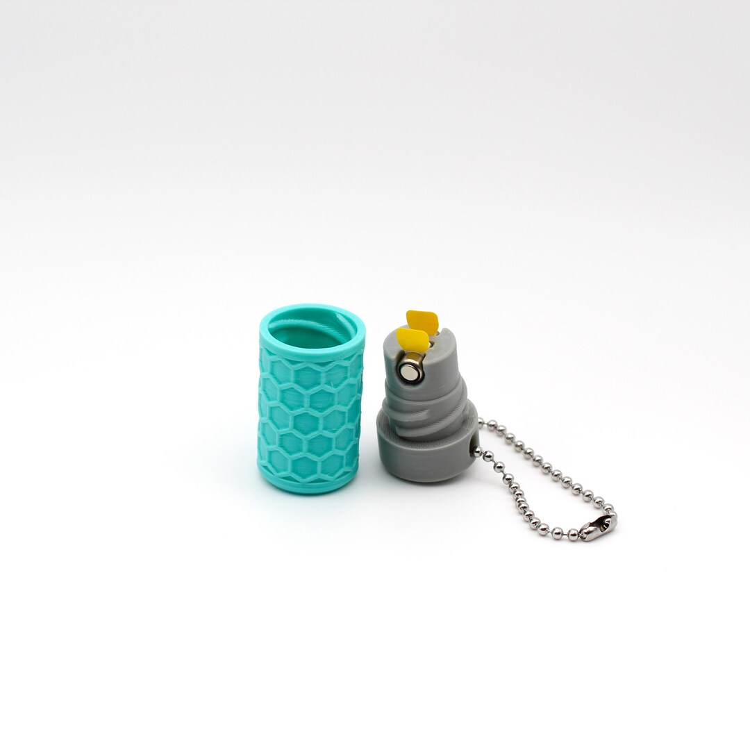 Magnetic Hearing Aid Battery Keychain: Custom Color Carrier for Size 10 ...