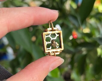 Bee Friend - Pendant
