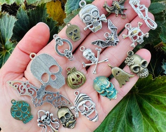 Halloween Mystery Charm Confetti Big Scoop, Mystery Halloween Charms for Jewelry Making, Charm Casting and Divination, Witches Brew