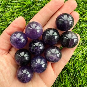 20mm Amethyst Kristall Kugel, 1 kleine polierte 20mm Kristall Kugel