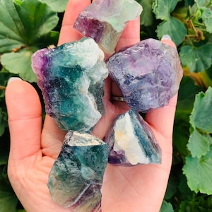 Espécimen de cristal de fluorita arco iris crudo, cristal de fluorita arco iris genuino áspero