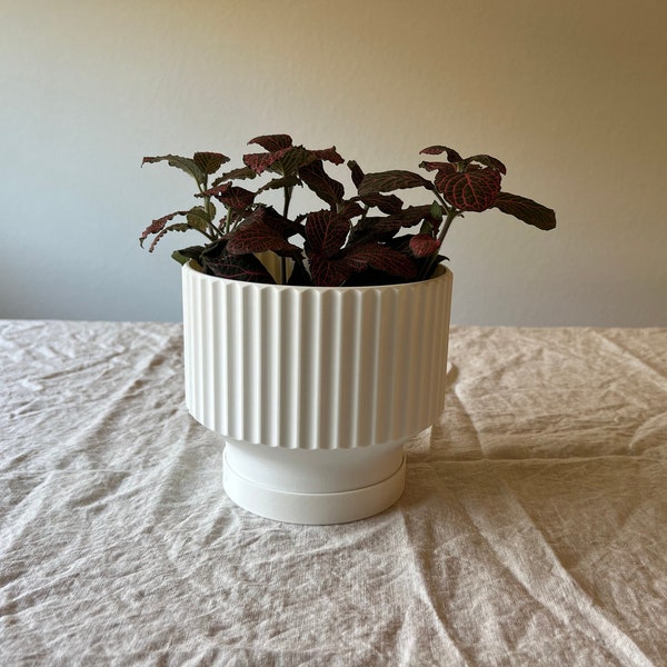 Lightweight Planter Pot | White | 4",6" and 8" sizes