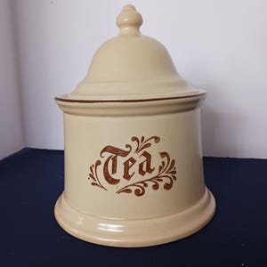 Pfaltzgraff Tea Storage canister, Village Pattern, EUC, Decorative Counter Storage, Vintage, Farmhouse style, Neutral Brown Colors,Homestyle