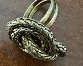 Vintage 60s Love Knott Brass Ring | Size 6.5