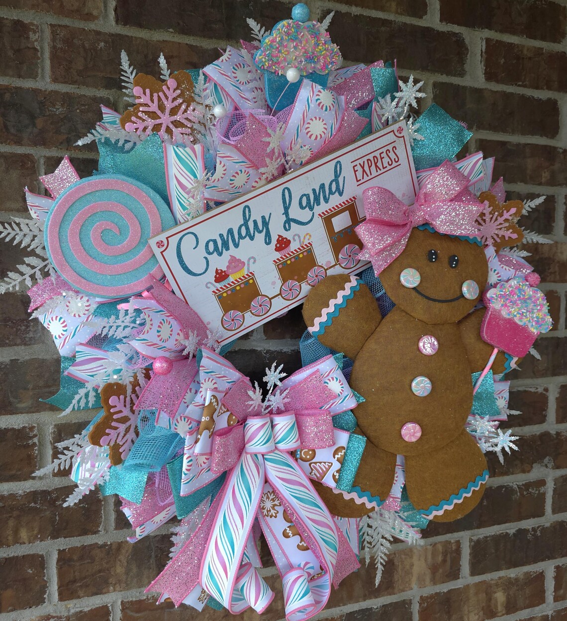 Christmas Candy Land Gingerbread Wreath: Whimsical Christmas Door ...