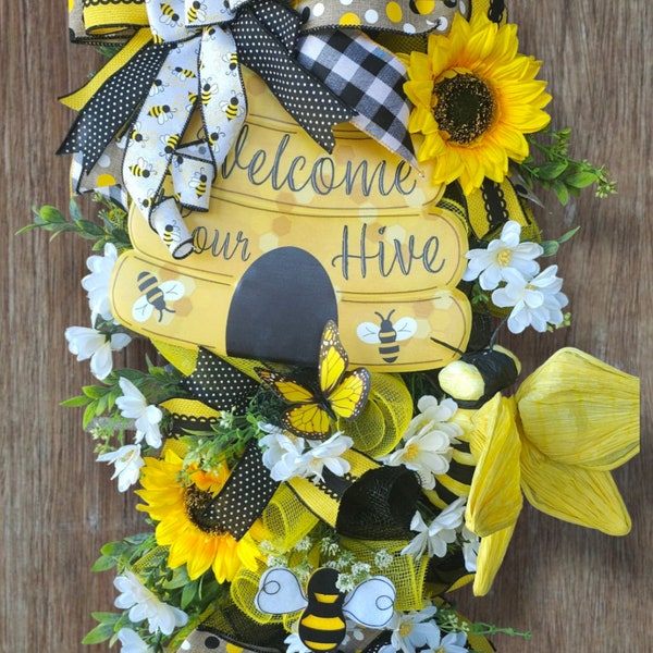 XL Bumblebee Swag Wreath| Spring Swag|  Bee Wreath| Front Door Wreath| Bumblebee Wreath| Spring Decor| Bee Decor| Front Porch Decor | Gift