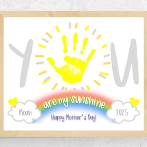 Manualidades con huellas de manos para el Día de la Madre con temática de Sunshine para mamás y abuelas, para bebés y niños pequeños en edad preescolar, regalo con huellas de manos para el Día de la Madre