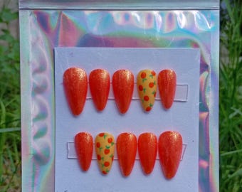 Unhas postiças pintadas à mão