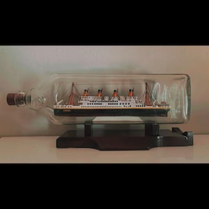 Indonesische Miniatur-Kreuzfahrtschiff aus Holz, Replik TITANIC-Kreuzfahrtschiff in Flaschenglas