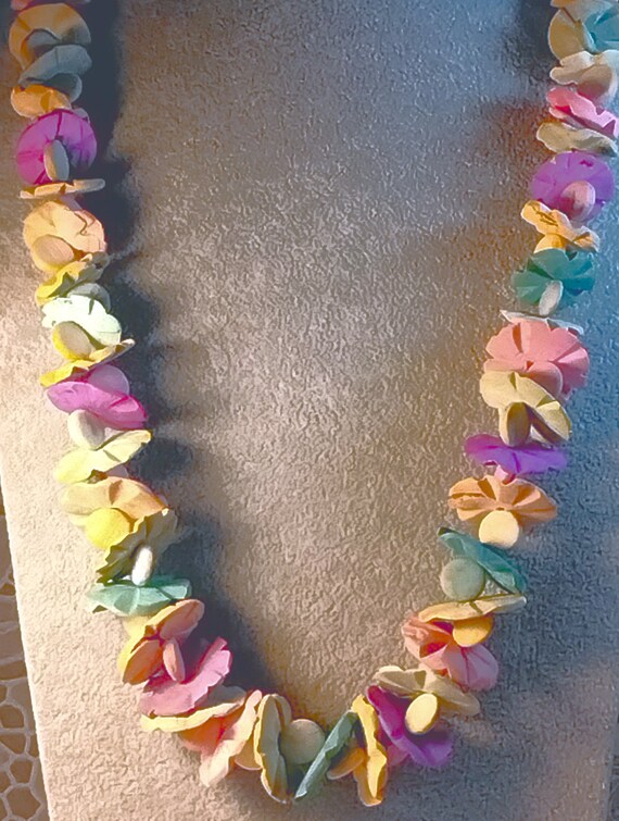 Hawaiian Hand Carved,  Pikake Flower Bead Lei/Nec… - image 1