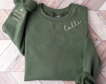Embroidered Lolli Neckline Sweatshirt with Grandkids Names on Sleeve, Est Date Mom Sweatshirt, Grandma Gifts, Minimalist Lolli Sweatshirt