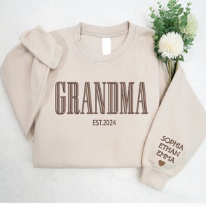 Embroidered Custom Grandma Sweatshirt with Grandkids Names on Sleeve, Est Date Mom Sweatshirt, Minimalist Gigi Nana Mama Sweatshirt