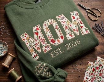 Custom Floral Mom Sweatshirt, Custom Mama Embroidered Sweatshirt, Personalized Mama Crewneck, Gift for Mama, Mothers Day Gifts, Mom Gifts