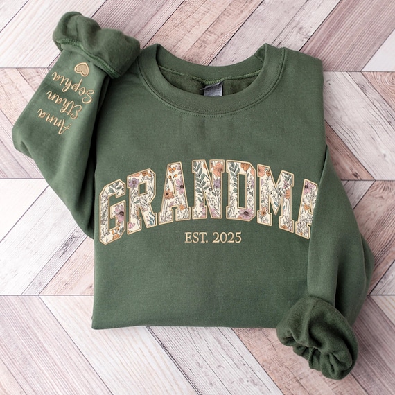 Custom Embroidered Grandma Sweatshirt, Grandma Floral Applique Sweatshirt, Grandma Sweater, Gift For New Grandma, Mother's Day Gift,Mom Gift
