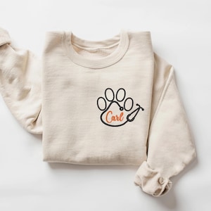 Custom Embroidered Vet Tech Sweatshirt, Personalized Vet Gifts, Animal Doctor Gift, Gift For Veterinarian, Vet Tech Sweater, Veterinarian