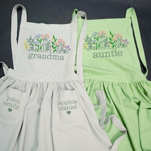Custom Mom Grandma Embroidered Apron with Kidsname, Embroidered Grandma Floral Apron, Kitchen, Florist, Gardening Apron, Mother's Day Gifts