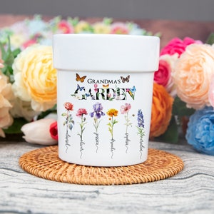 Personalized Grandma&#39;s Garden Plant Pot, Custom Birth Month Flower Plant Pot with Grandkids Name, Gifts for Grandma, Mother&#39;s Day Gifts