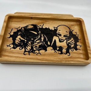 Share a J - Rolling tray - Astronaut and Alien