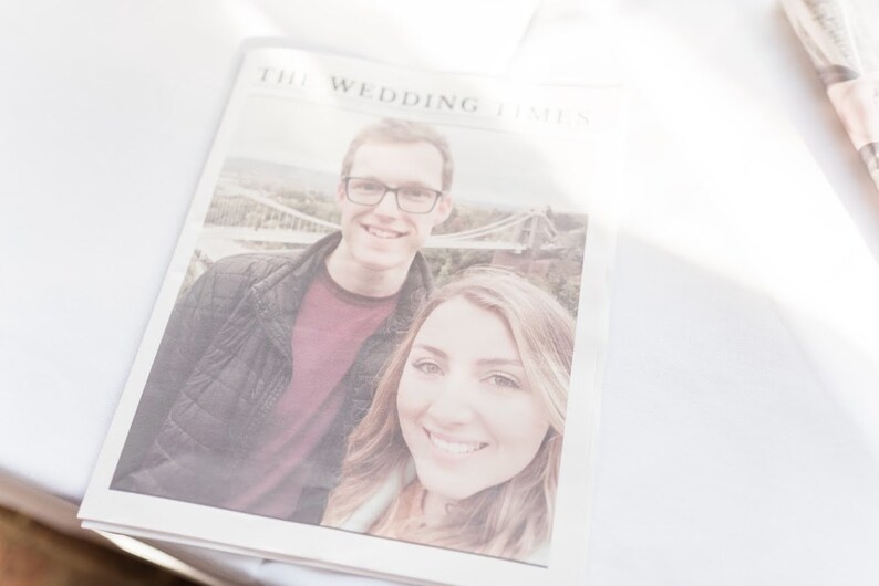 The Wedding Times Eine 16-seitige anpassbare Hochzeitszeitung Bild 1