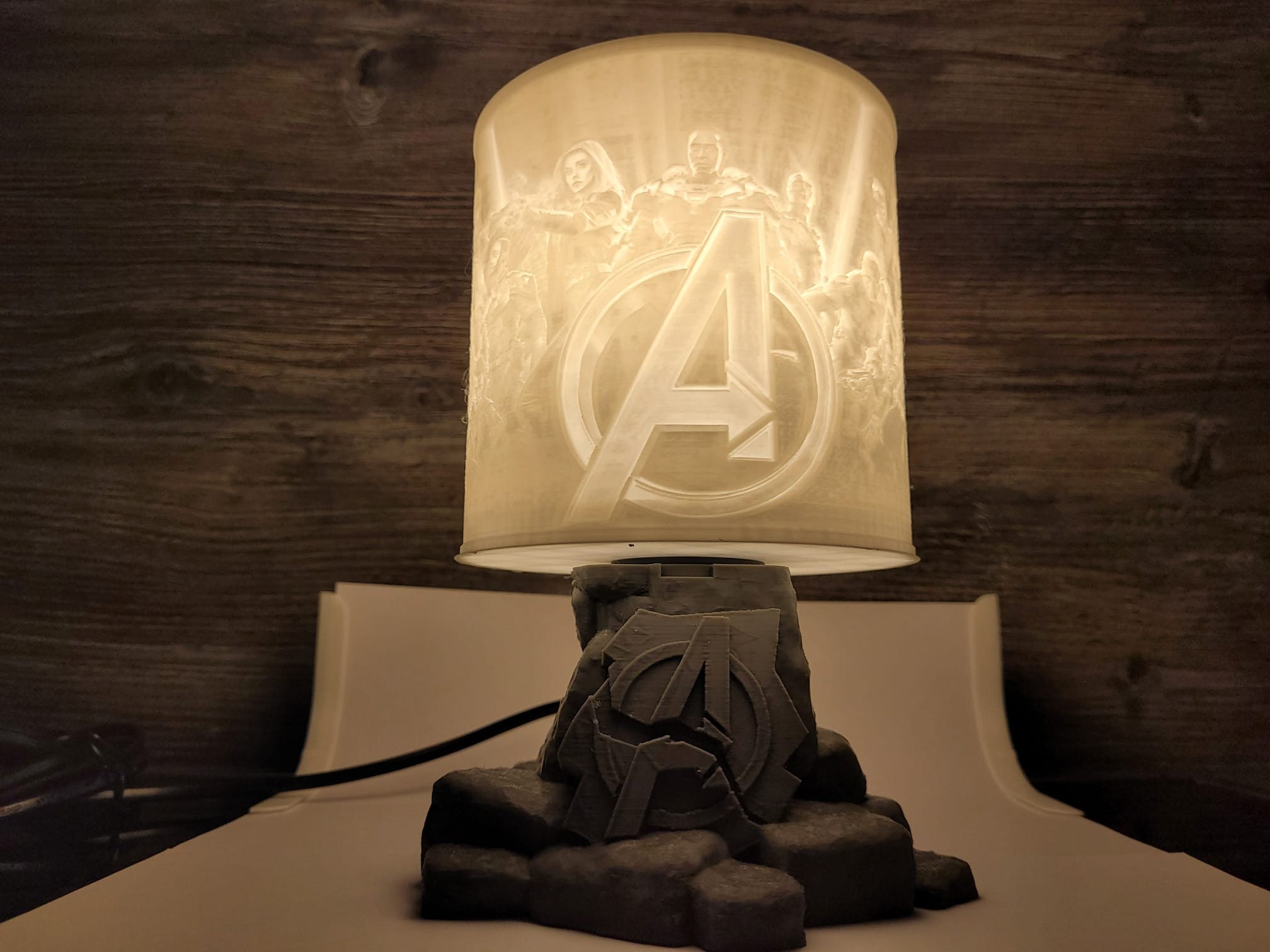Lampe De Nuit Table Chevet Marvel Avengers Lumière À LED Enfants 3613
