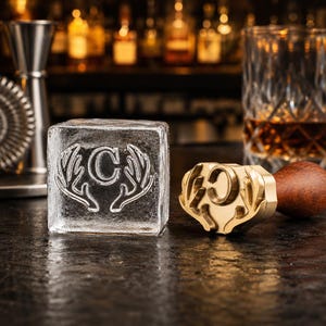 Tampon à glaçons monogrammé personnalisé, tampon à glaçons personnalisé, outil de bar à cocktails personnalisé, marque-glaçons en laiton pour glaçons de whisky