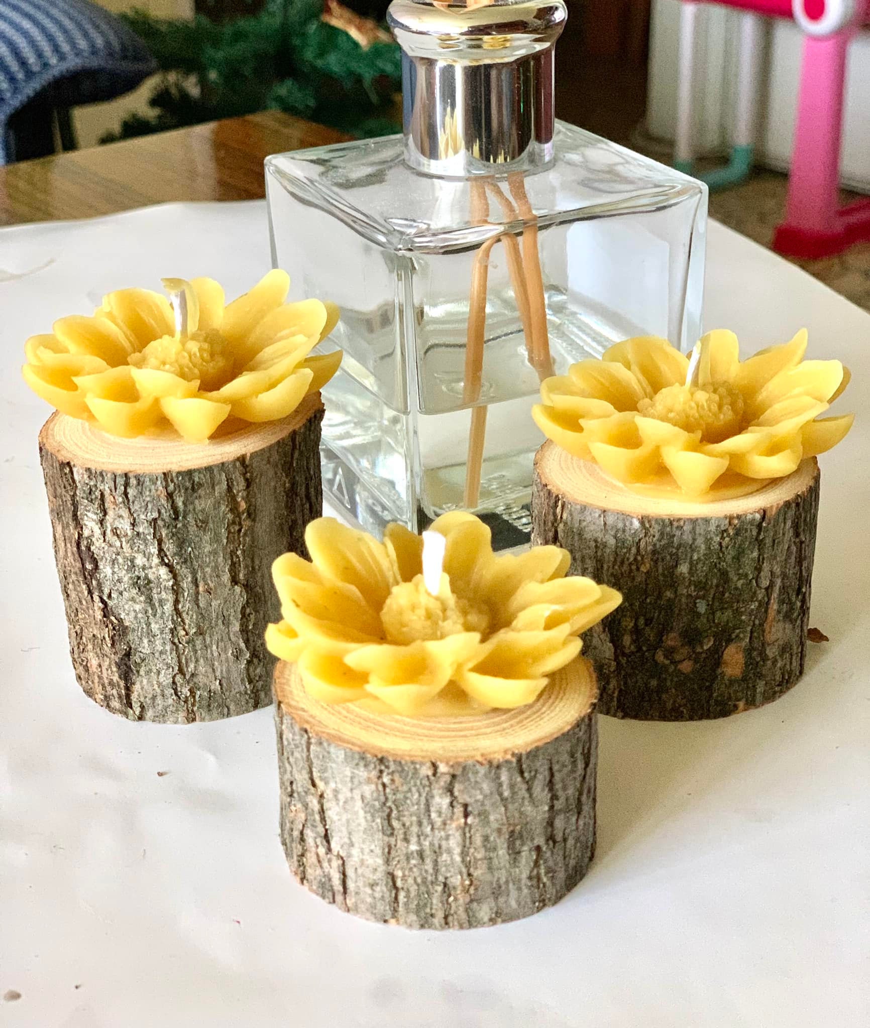 pure beeswax 3 pcs Tea candles natural wood holders Tealights flowers Romantic decoration natural wood candle holder Natural beeswax candles