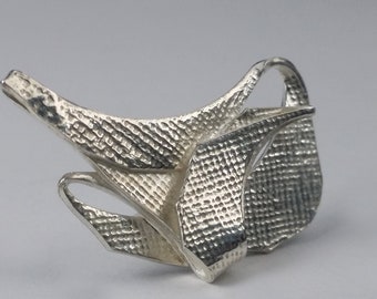 Pin in Silber, 3D Skulptur zum Tragen, Anstecknadel Sterlingsilber