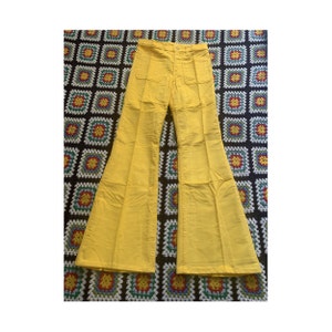 70s DEADSTOCK corduroy LEVI&#39;S woman SUPER flared - all size available!!!!