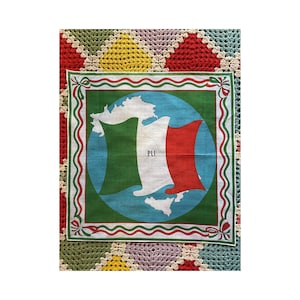 May include: A vintage fabric handkerchief with a map of Italy and the text "PLI" in the center. The map is divided into three sections, representing the colors of the Italian flag: green, white, and red. The handkerchief has a white border with a red, white, and green wavy design.