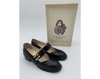 70s deadstock college BLACK leather MOCASSINS_SHOES available in size (35 1/2EU - 2 1/2UK) and (38EU - 5UK)