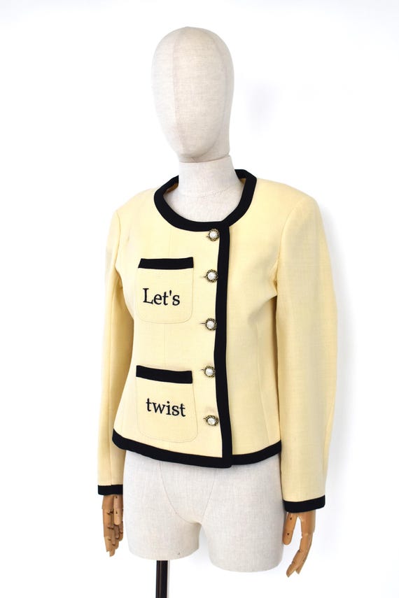 90年代のMOSCHINO CHEAP & CHICクリーム色のウールジャケット 90年代のMOSCHINO CHEAP & CHICクリーム色のウールジャケット
