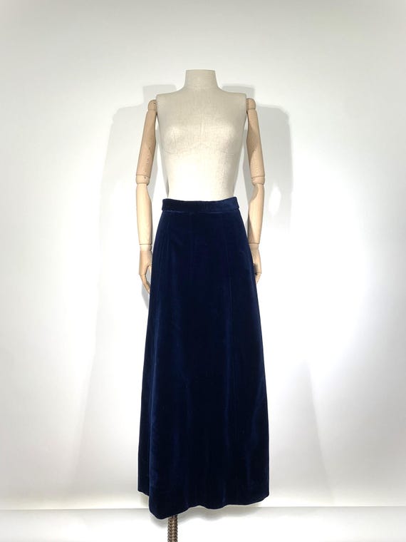 スカート vintage velvet maxi skirt Vintage 90's Red Velvet Maxi Skirt | THE VINTAGE SCENE – The