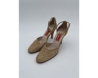 70s deadstock BUTTER_BEIGE suede DECOLLETE&#39; shoes available in size (37EU - 4UK) - (38EU - 5UK) and (39EU - 6UK)