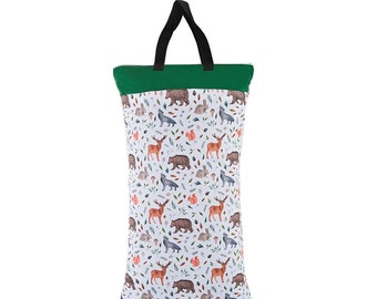 Wetbag Waldtiere / dunkelgrün - 40x70cm Windeltasche Kitatasche Wickeltasche Nasstasche