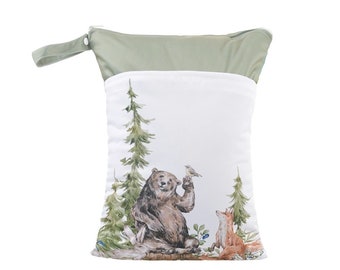 Wetbag Fuchs mit Eichhörnchen / grün - 30x40cm Windeltasche Kitatasche Wickeltasche Nasstasche