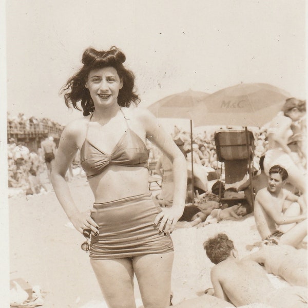 Vintage Original Photo - Hot Girl Summer! Lot of 2 Pictures of Beautiful Beach Body Babe Poses with Her Sunglasses 1940s