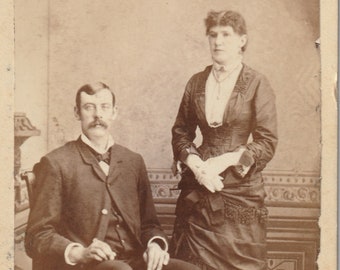 Victorian Couple - Antique Original CDV Photo - 1860s-1890s