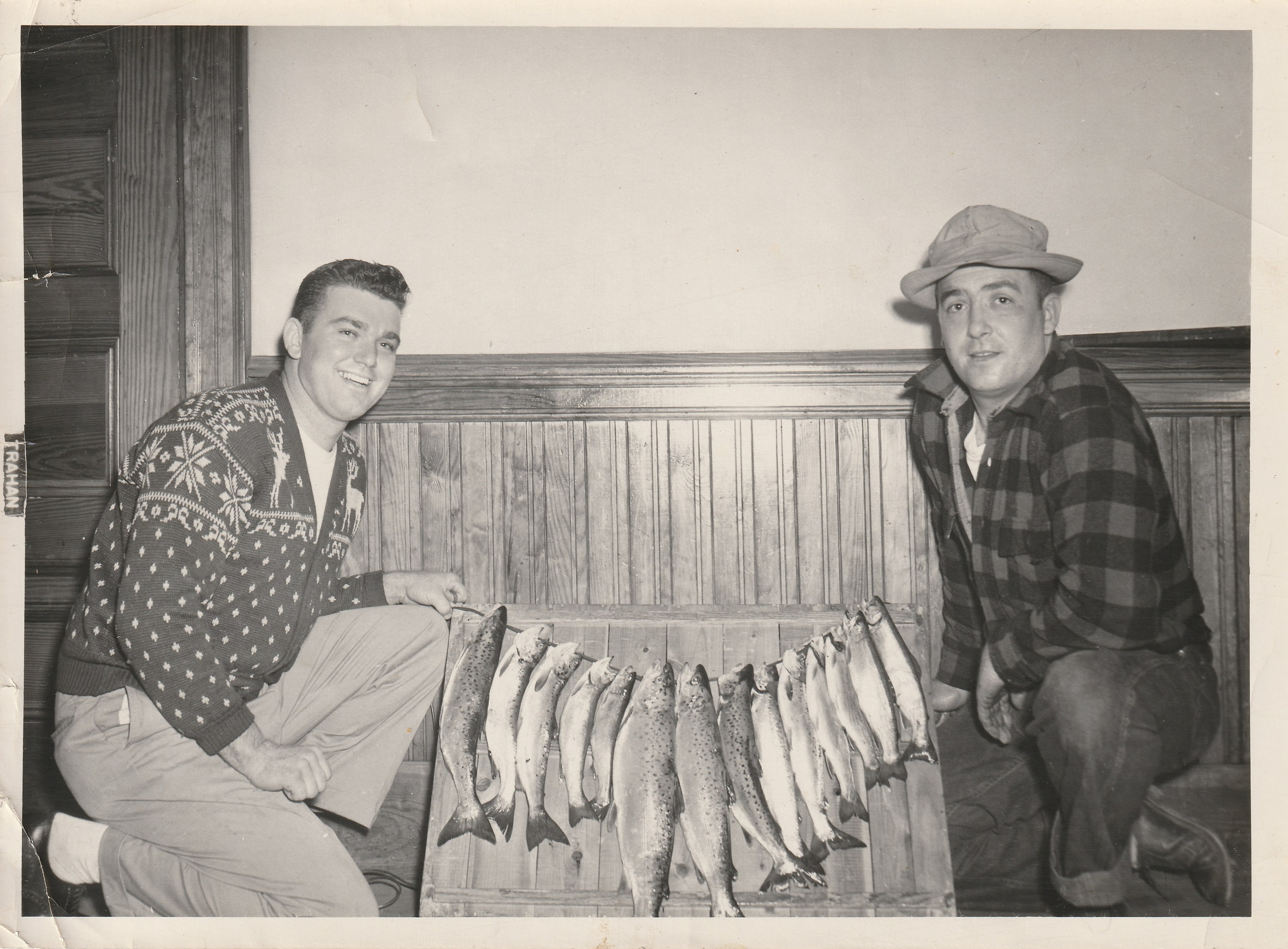 Vintage 61 Metal 9-Hook Millsite Howell IL Fishing Stringer Lot J