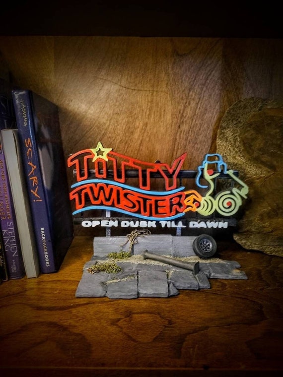 From Dusk Til Dawn Titty Twister Sign Diorama Vampire Horror