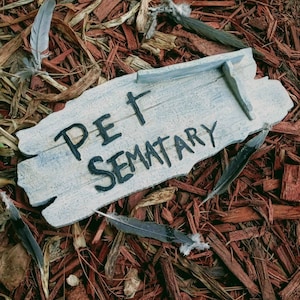 Pet Semetary sign Stephen King horror movie wall decor