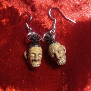 Juego de pendientes de cabeza reducida, joyería de moda espeluznante y espeluznante