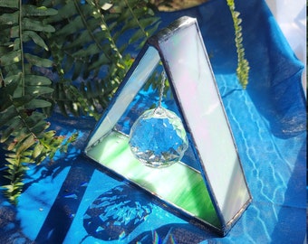Stained glass lightcatcher with 40 mm prism,Pyramid Light Catchers, Stained Glasss Lightcatchers, Pyramid Standing Stained Glass Suncatcher
