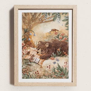 Impression d'art illustrée ours endormi | A5 | Illustration de souris de lecture | Fleurs de jardin | Décoration murale pour enfants | Décoration de chambre d'enfant | Petit cadeau